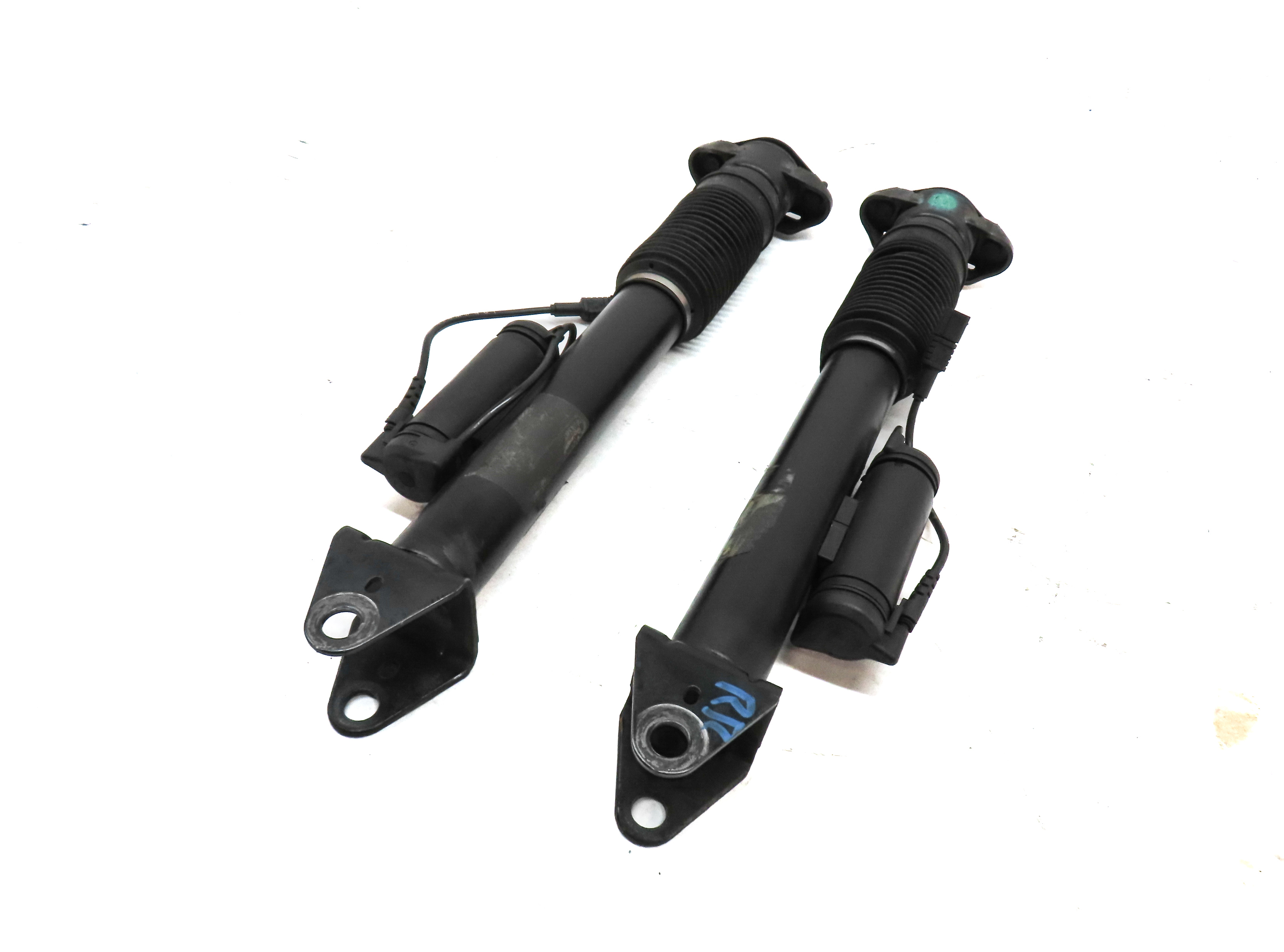 12-16 GL450 GL550 ML350 ML550 W166 X166 REAR LEFT OR RIGHT ADAPTIVE SHOCK STRUT — exact item pictured
